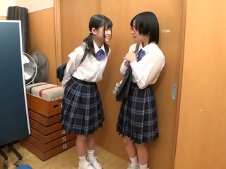 Pequeña Lesbiana Joven Atada Por Un Compañero De Clase (Maldito Culo Japonés Película De Sexo)