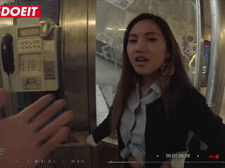 Letsdoeit Thai Din Aziatisch tiener toerist takes Groot Lul Abroad in heet eerste persoon seks (Grote Japans Seks Film)
